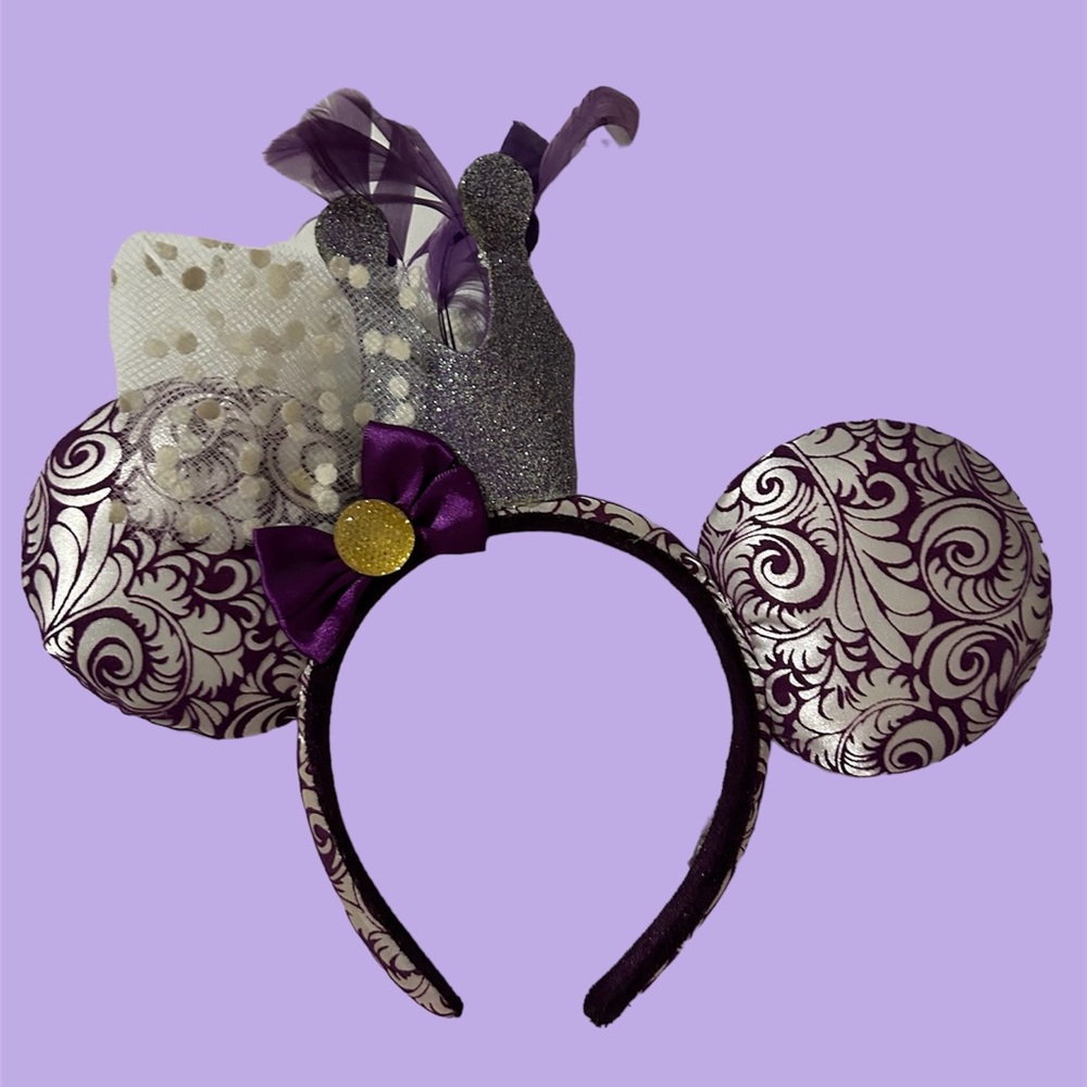 Super cute; Minnie Ear Hat Crown & Feathers Jubilee Purple Headband 🏰💜!!